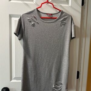 🌼5/$10🌼Guess Gray Distressed Short Sleeve Dress